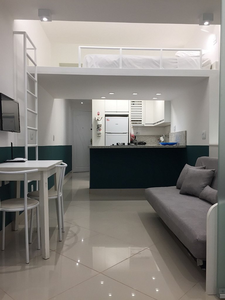 M10 - Apto a 3 minutos da praia de Copacabana