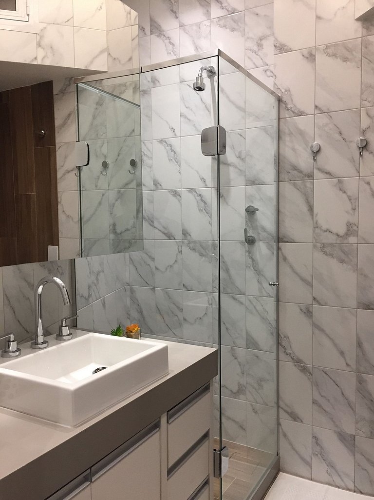 M10 - Apto a 3 minutos da praia de Copacabana