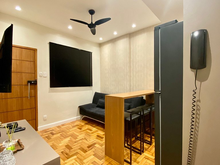 PF12 - Studio a 1 minuto da praia de Copacabana