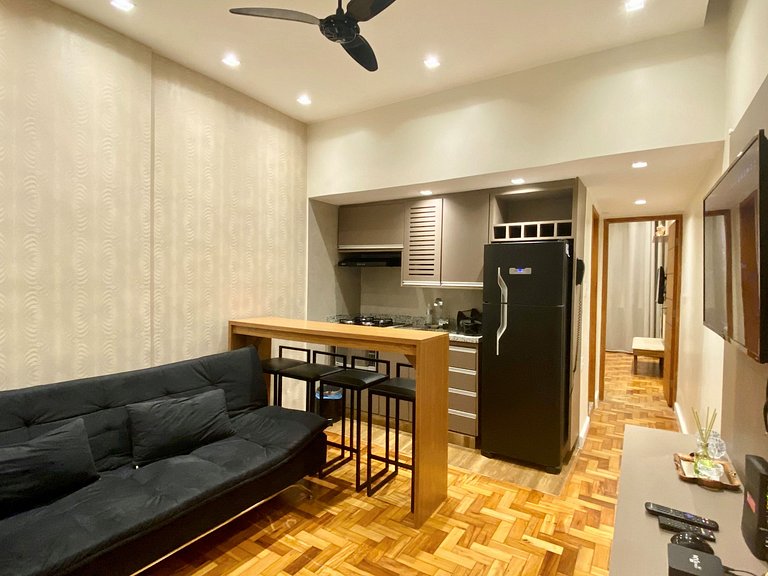 PF12 - Studio a 1 minuto da praia de Copacabana