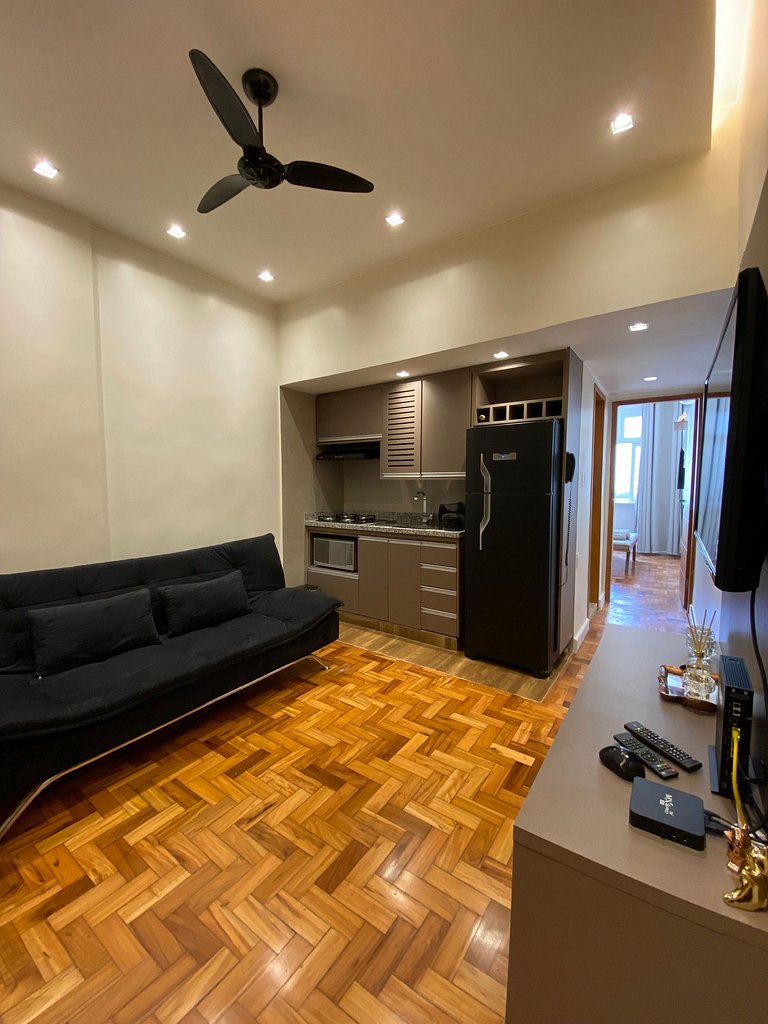 PF12 - Studio a 1 minuto da praia de Copacabana