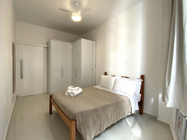 M60 - Apto a 3 minutos da praia de Copacabana