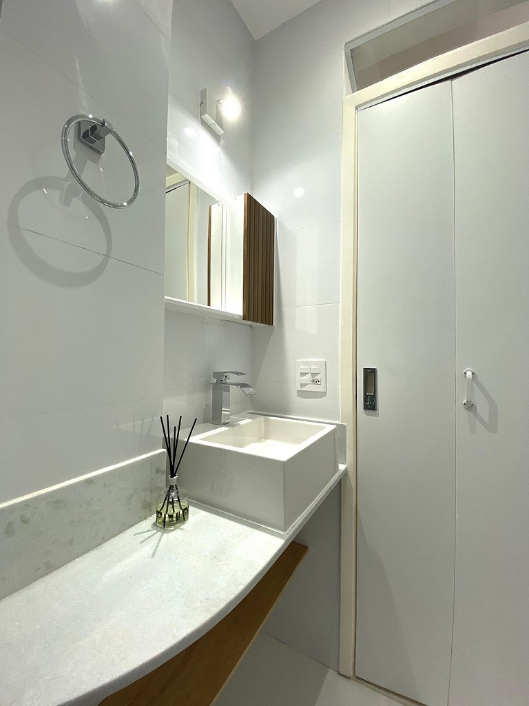 M100 - Flat a 3 minutos da praia de Copacabana