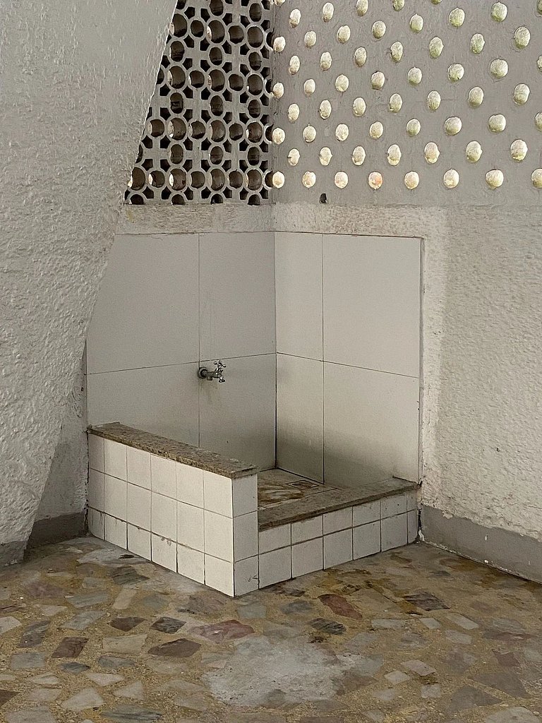 PF21 - Apto a 1 minuto da praia de Copacabana