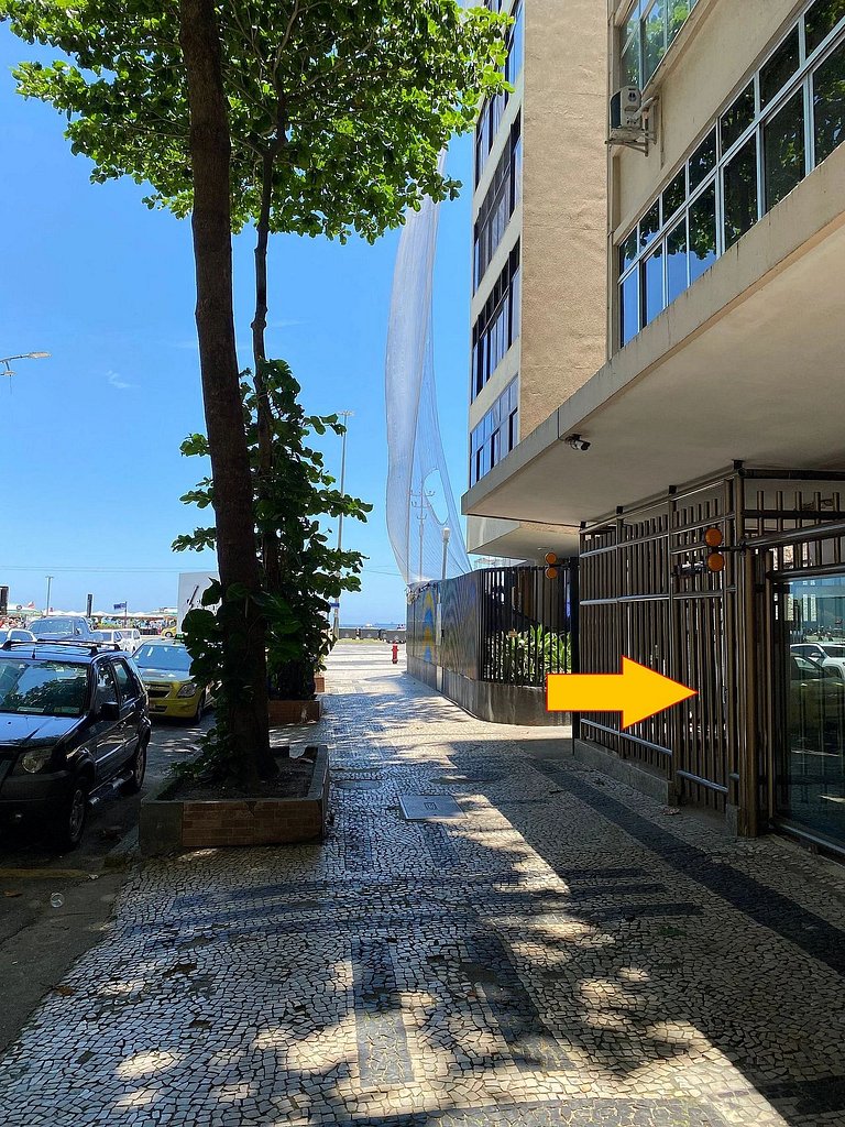 PF21 - Apto a 1 minuto da praia de Copacabana