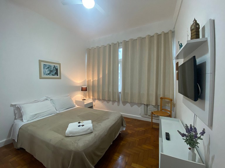 PF21 - Apto a 1 minuto da praia de Copacabana