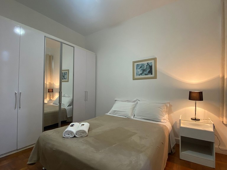 PF21 - Apto a 1 minuto da praia de Copacabana