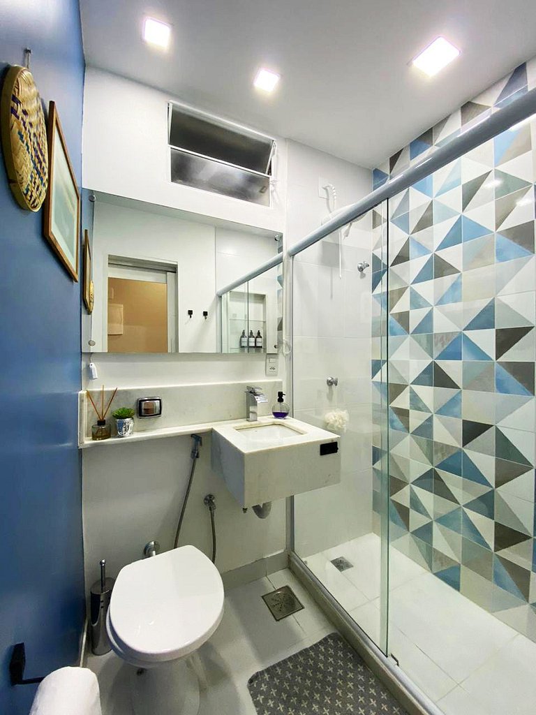 CR50 - Apto bem perto da praia de Copacabana