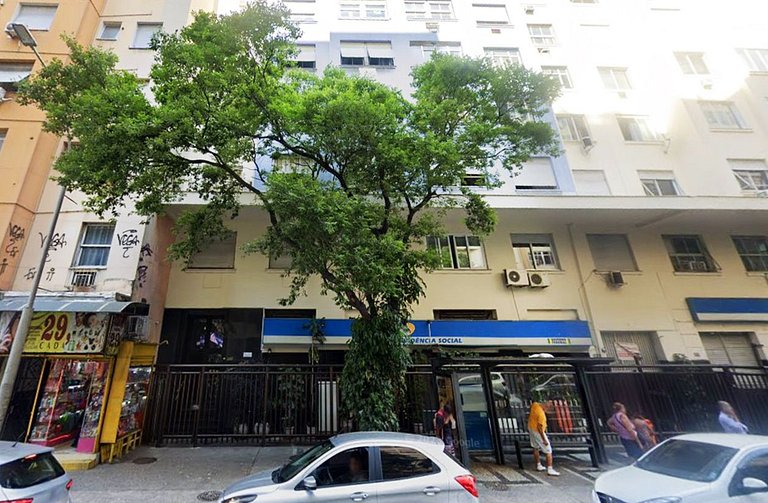 BN13 - Apto Espaçoso a 4 min da praia Copacabana