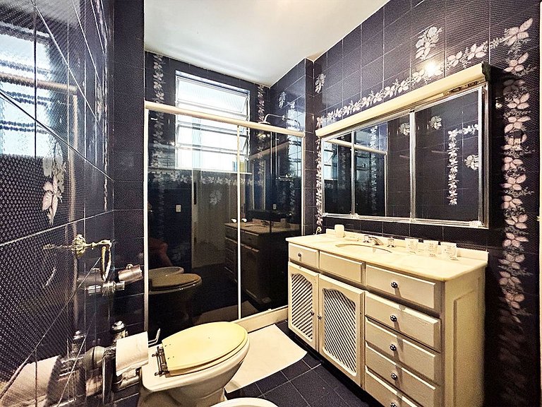 BN13 - Apto Espaçoso a 4 min da praia Copacabana