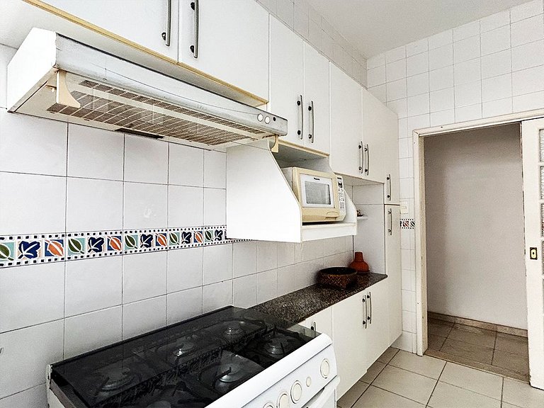 BN13 - Apto Espaçoso a 4 min da praia Copacabana