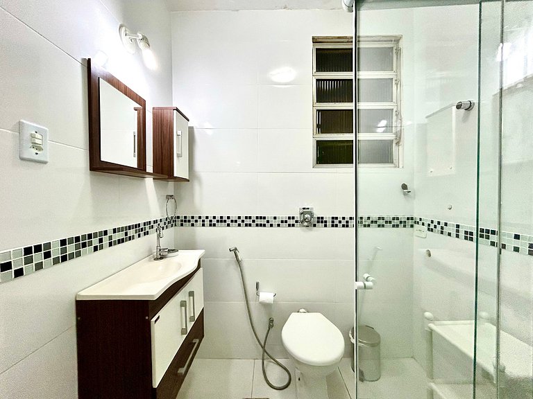 M51 - Apto a 3 minutos da praia de Copacabana