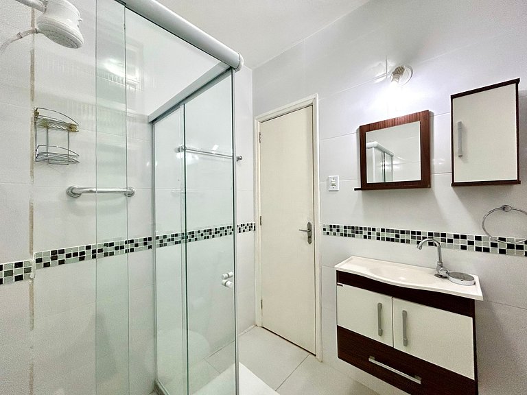 M51 - Apto a 3 minutos da praia de Copacabana