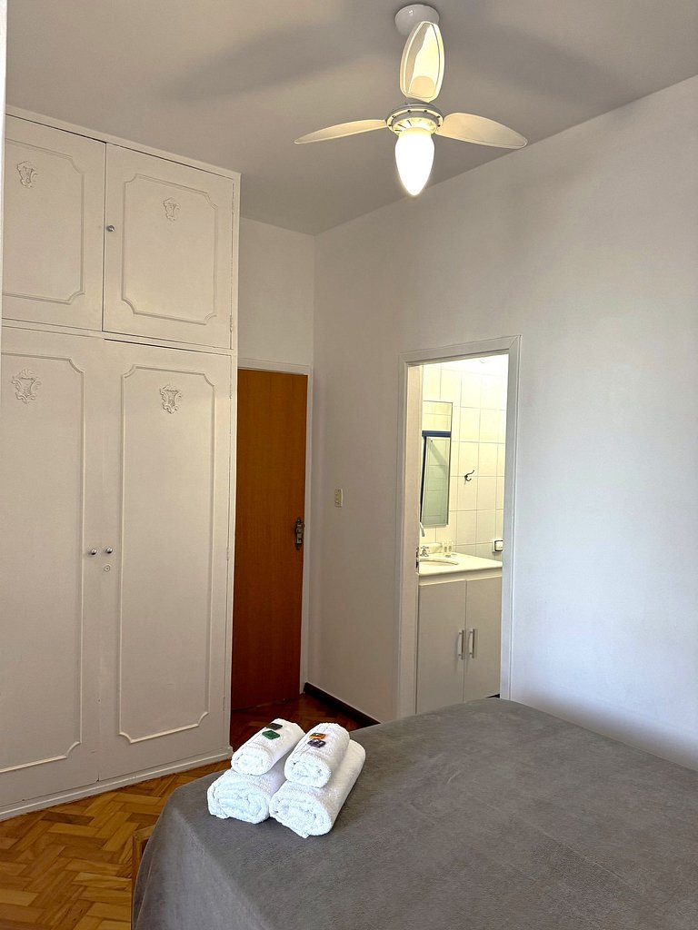 DF81 - Apto vista do mar 4 min praia de Copacabana