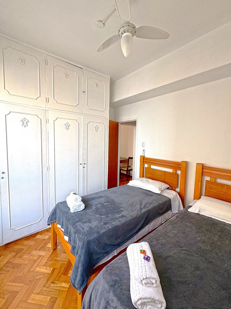 DF81 - Apto vista do mar 4 min praia de Copacabana