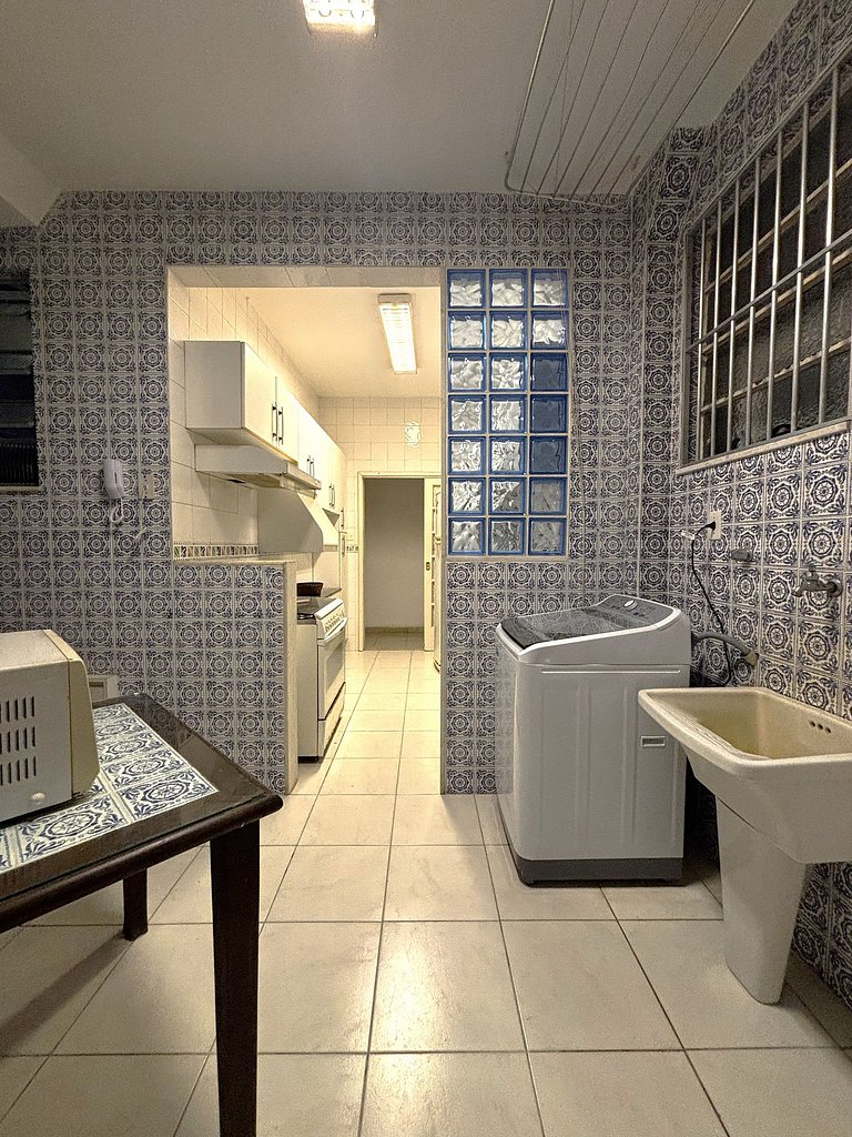 BN13 - Apto Espaçoso a 4 min da praia Copacabana